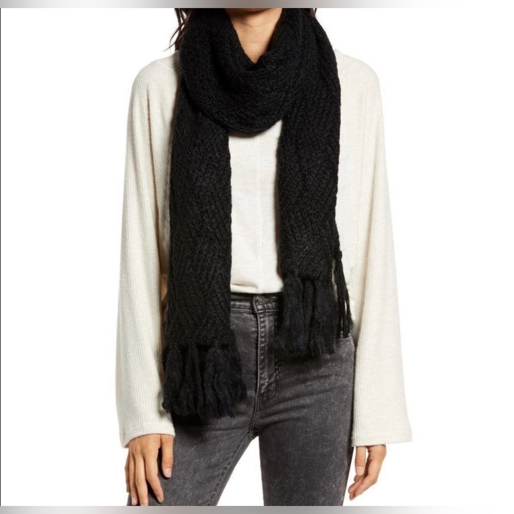 NWT Treasure & Bond Womens Fringe Knit Scarf Rectangle Black